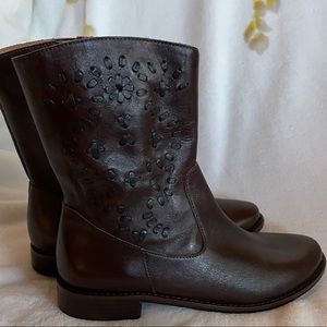Jack Rogers Kaitlin Stitched leather Boots , size 6M , brown, made in Brazil